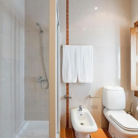By Lovelystay Holiday home